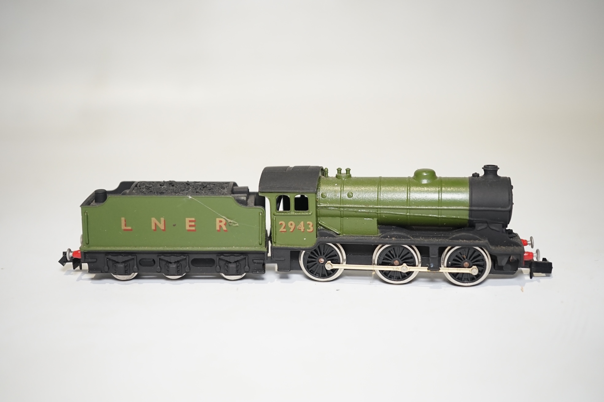 Three boxed Union Mills Models N gauge railway LNER locomotives; a Class J11, 4354, a Class J39, 2943, and a Class J38, 5919. Condition - good.